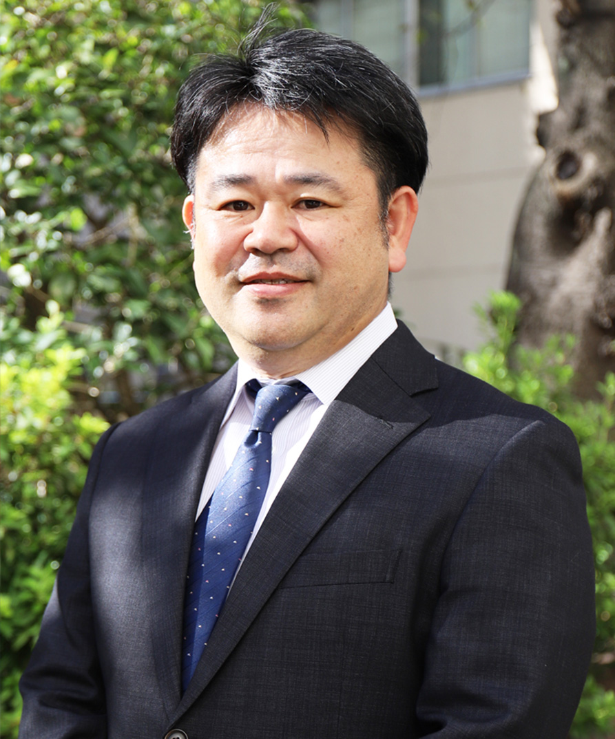 上山　育視